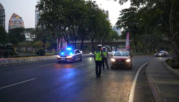 Mobil Patroli Polisi Nyaris Serempet Rombongan PM Laos di Semanggi, Dirlantas: Buru-buru Pindah Pos