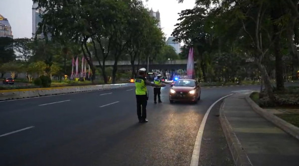 Mobil Patroli Polisi Nyaris Serempet Rombongan PM Laos di Semanggi, Dirlantas: Buru-buru Pindah Pos