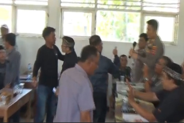 Heboh! Anggota TNI Potong Rambut 90 Siswa Secara Sembarangan, Orang Tua Marah dan Nyaris Ricuh