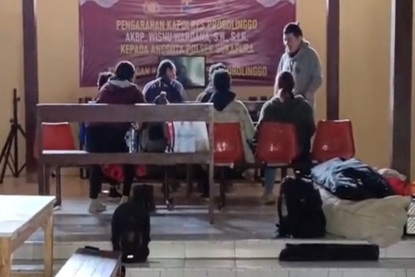Bukit Teletubbies Bromo Kembali Terbakar, 6 Orang Diperiksa di Polsek Sukapura