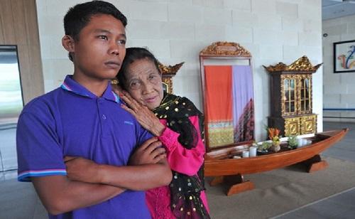 Kisah Cinta Sejati Beda Usia 55 Tahun Nenek Rohaya dan Selamet Dipisahkan Maut