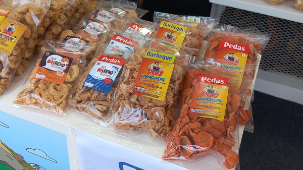 Dapat Modal & Inkubasi Bisnis, UMKM Pesta Rakyat Simpedes BRI Sukses Jadi Produsen Snack di Jatim