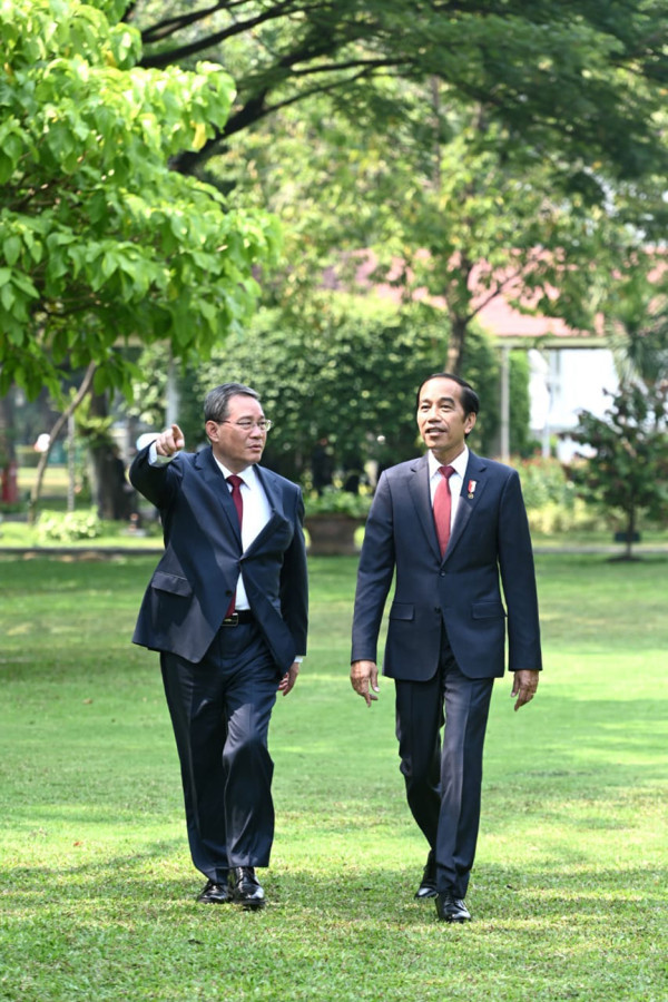 Bertemu PM Li Qiang, Presiden Jokowi Mencatat Komitmen Investasi Baru China USD21,7 Miliar