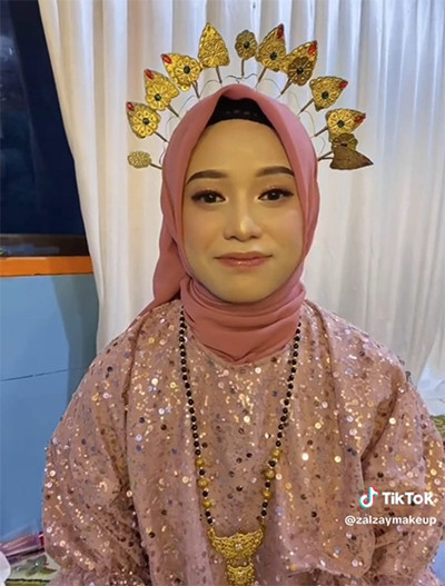 Gadis Tomboi Ini Di-makeover Seorang MUA, Penampilannya Auto Bikin Pangling