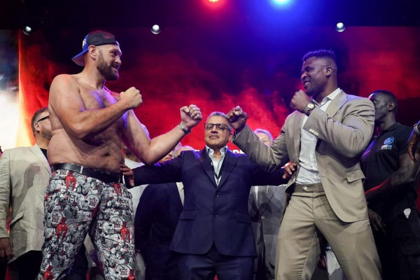 Apa Jadinya jika Francis Ngannou Berhasil Pukul KO Tyson Fury?