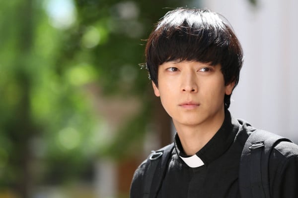 6 Film Korea Terlaris yang Dibintangi oleh Kang Dong-Won, Ada Bareng Kim Woo-Bin