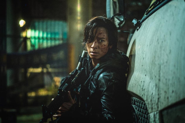 6 Film Korea Terlaris yang Dibintangi oleh Kang Dong-Won, Ada Bareng Kim Woo-Bin