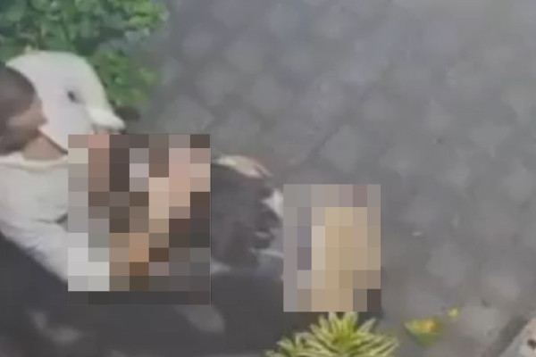 Heboh! Pria Bule Mesum dengan Wanita Lokal di Tepi Jalan