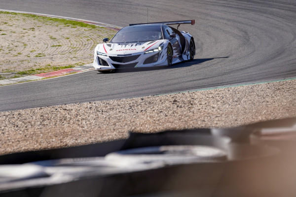 Pembalap F1 Yuki Tsunoda Jajal Mobil Balap Honda NSX GT3 Evo di Sirkuit Nürburgring