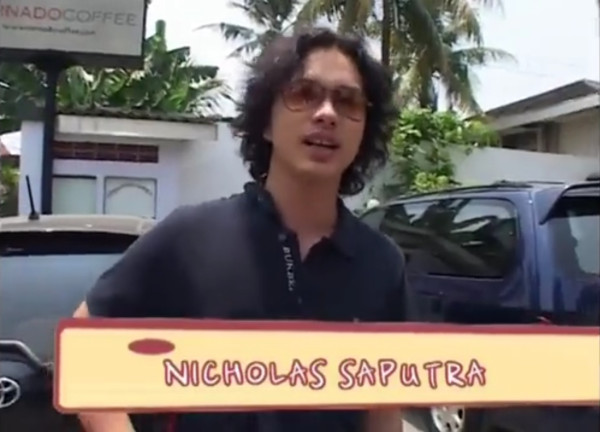 Viral Video Lawas Nicholas Saputra Nongkrong di Toko Buku, Ganteng dengan Rambut Keriting
