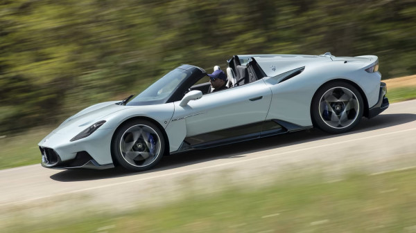 Supercar Seharga Rp3,8 Miliar Kena Recall karena Kaca Depan Bisa Lepas