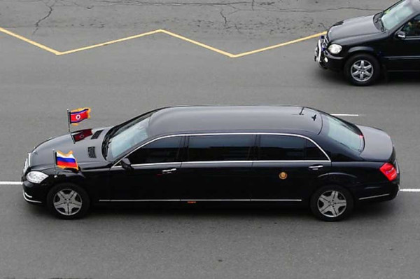 Diangkut Kereta Lapis Baja, 2 Mobil Mewah Kim Jong Un Dilengkapi Toilet