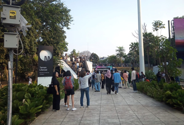 Cara ke Taman Literasi Martha Christina Tiahahu Naik Bus Transjakarta dan MRT