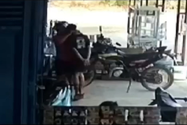 Gerobogan Gempar! Bhabinkamtibmas Terekam Aniaya Pemuda hingga Alami Gangguan Pendengaran
