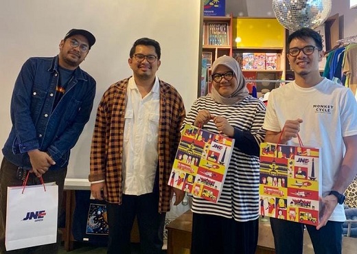 Kolaborasi JNE bersama Tab Space dan Grammars di Bandung