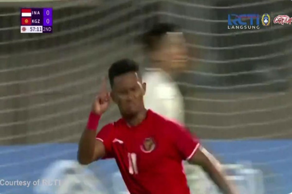 Makna Jari Telunjuk di Balik Selebrasi Ramai Rumakiek