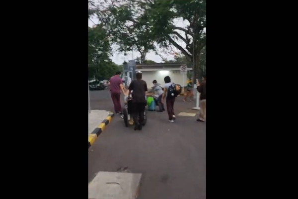 Ledakan di RS Eka Hospital Serpong, Begini Suasana Kepanikan saat Evakuasi Pasien
