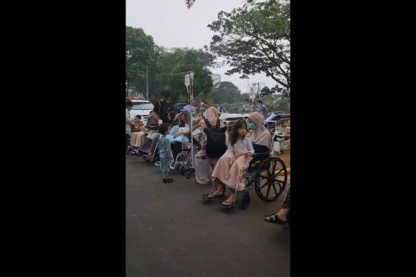 Ledakan di RS Eka Hospital Serpong, Begini Suasana Kepanikan saat Evakuasi Pasien