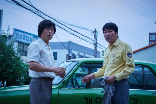 10 Film Korea Bertema Sejarah Tercuan, Lee Joon-Gi Jadi Pelawak Perempuan
