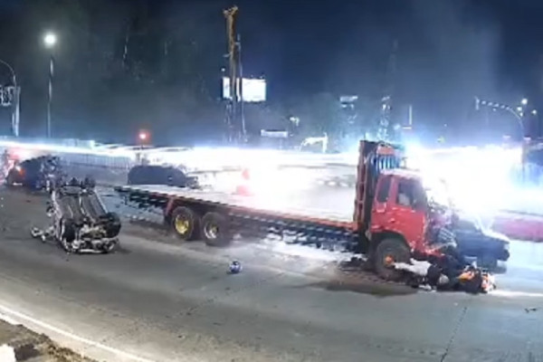 Inilah Detik-detik Tabrakan Maut yang Terekam CCTV di Exit Tol Bawen