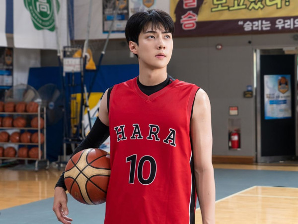 5 Drakor dan Film yang Dibintangi Member EXO pada 2023