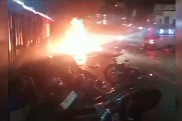 Mengerikan! Korban Tabrakan Maut di Exit Tol Bawen Berserakan di Jalan dan Muncul Kobaran Api