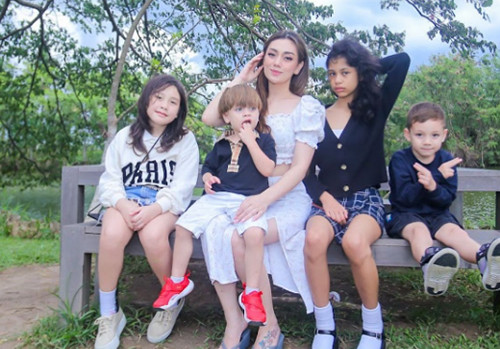 9 Artis Muda Indonesia Memiliki Anak Banyak, Ada yang Sampai 6