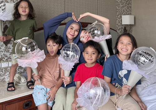 9 Artis Muda Indonesia Memiliki Anak Banyak, Ada yang Sampai 6