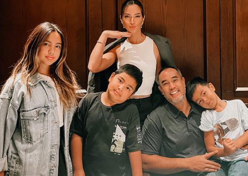 9 Artis Muda Indonesia Memiliki Anak Banyak, Ada yang Sampai 6