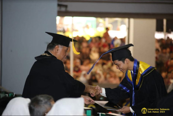 Lulus dengan IPK 3,99, Ini Kisah Mahasiswa UI yang Jatuh Hati dengan Fisika