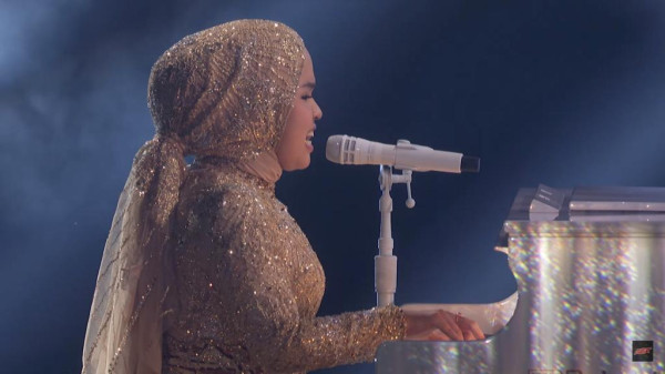 Intip Foto-Foto Putri Ariani di Result Show AGT 2023, Duet Bareng Leona Lewis