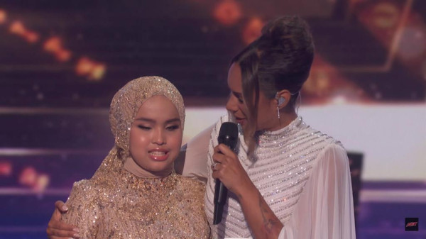 Intip Foto-Foto Putri Ariani di Result Show AGT 2023, Duet Bareng Leona Lewis