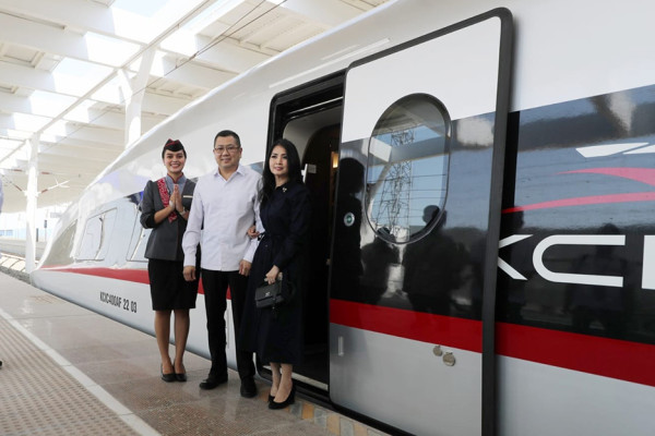 Jajal Kereta Cepat Whoosh, HT: Bisa Bikin Ekonomi Efisien