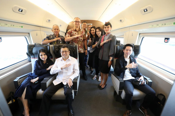 Jajal Kereta Cepat Whoosh, HT: Bisa Bikin Ekonomi Efisien