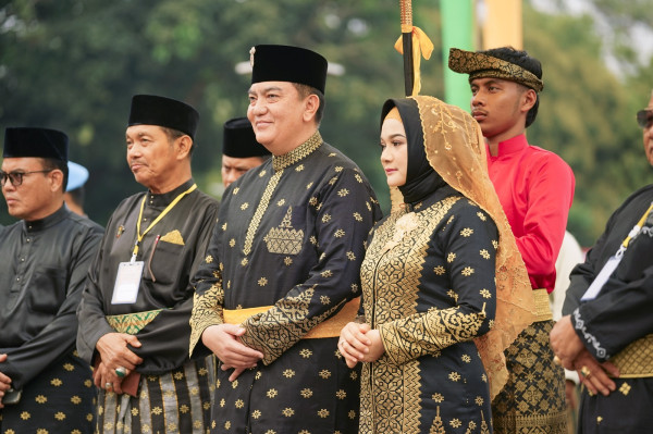 Kapolda Riau Irjen Muhammad Iqbal Terima Gelar Datuk Seri Jaya Perkasa Setia Negeri