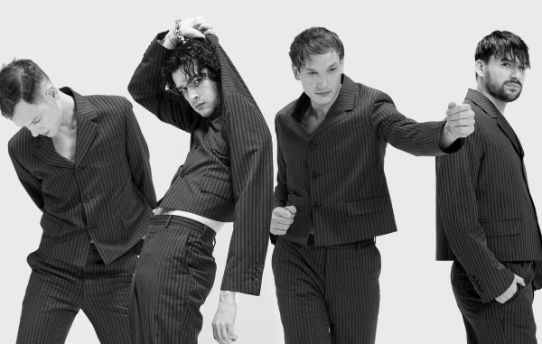 The 1975 Hiatus usai Matty Healy Dikecam Gegara Ciuman Sesama Jenis