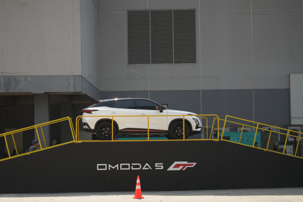 Chery Omoda 5 GT Rp448 Juta Ready Stock, Model AWD Rp488 Juta Dikirim November 2023