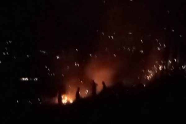 Kobaran Api Membakar Lahan di Puncak Darma Ciletuh Sukabumi, Begini Penampakannya