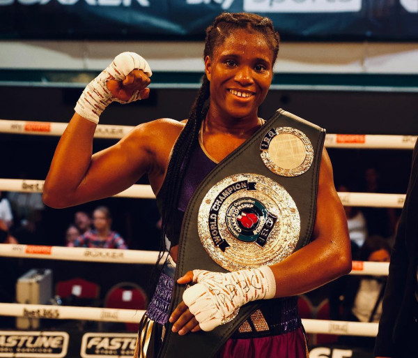 Jatuhkan Magali Rodriguez 3 Kali, Caroline Dubois Rebut Sabuk Juara Wanita IBO