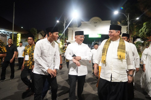 Peringati Maulid Nabi, Airlangga Hartarto Bershalawat Bareng Masyarakat Tuban