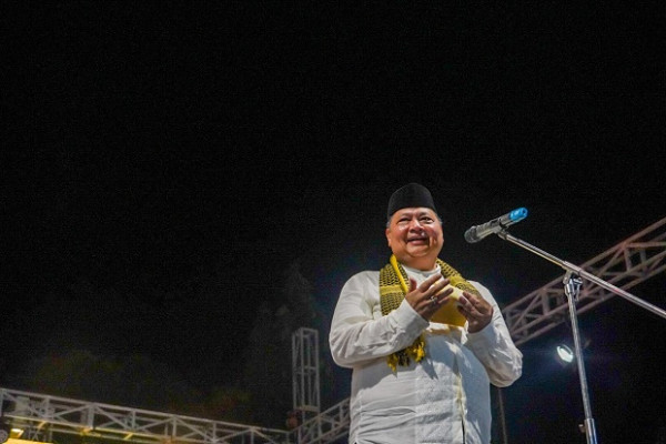 Peringati Maulid Nabi, Airlangga Hartarto Bershalawat Bareng Masyarakat Tuban