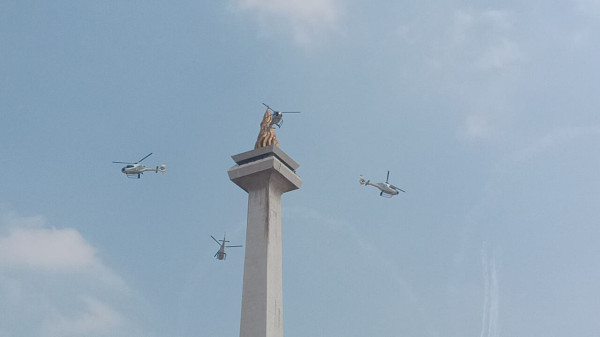 HUT ke-78 TNI, Atraksi Jupiter Aerobatic Team dan Dynamic Pegasus Pukau Pengunjung Monas