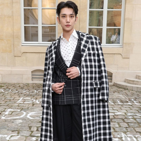 10 Idol K-Pop yang Hadir di Paris Fashion Week SS24