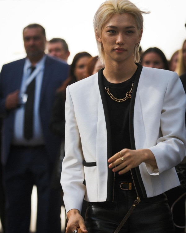 10 Idol K-Pop yang Hadir di Paris Fashion Week SS24