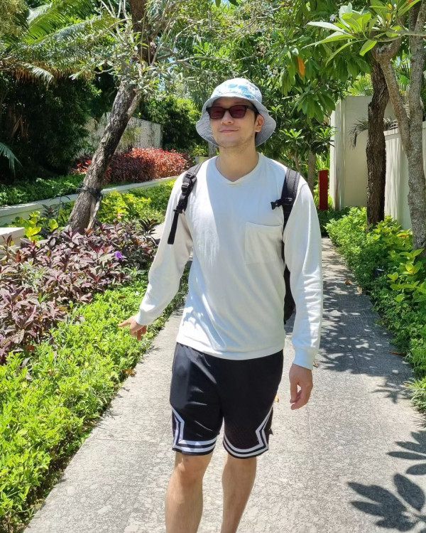 Foto-Foto Son Suk Ku Liburan di Bali, Netizen Auto Gaduh Ingin Nyusul