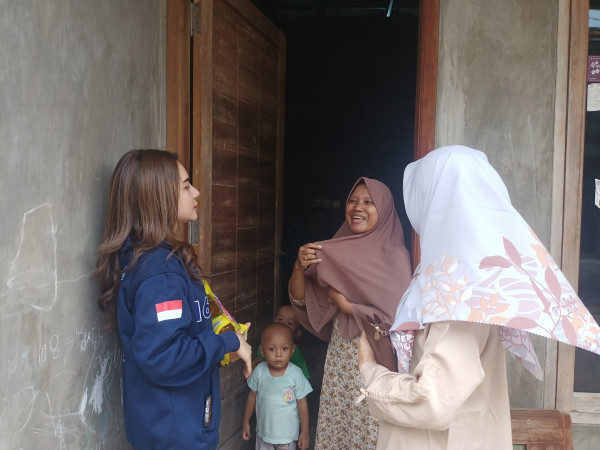 Bagikan KTA Berasuransi hingga Minyak Goreng di Depok, Bacaleg Rere Tati: Perindo Beri, Bukti Bukan Janji