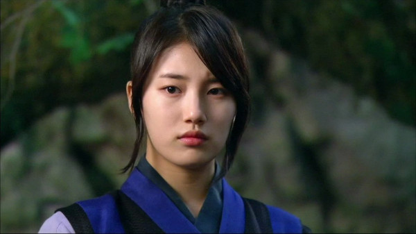 10 Drama Korea Bae Suzy Terpopuler, Terbaru Ada Doona!
