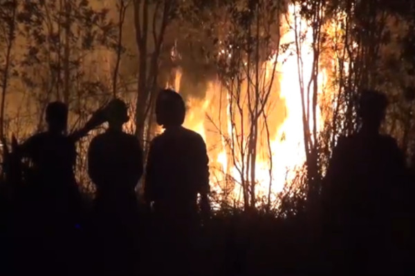 Kebakaran Lahan di Minggu Malam Bikin Panik Warga Palembang