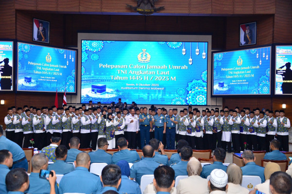 Peringati Maulid Nabi Muhammad, KSAL Berangkatkan Umrah 71 Personel dan PNS TNI AL