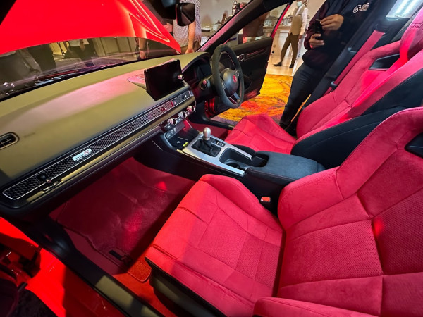 Ketika Mesin Turbo Honda Civic Type R Meraung di Sirkuit Mandalika